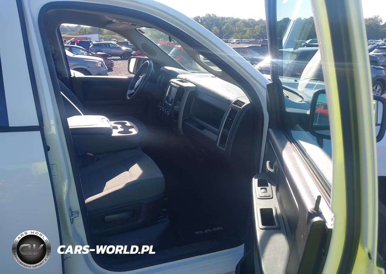 2020 Ram 1500 Classic Tradesman 4X4 6'4 Box – zdjęcie 1 z 7
