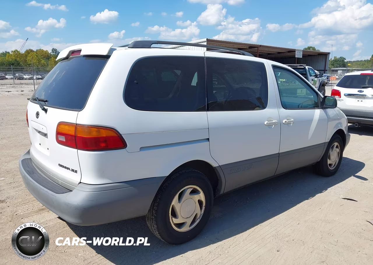 2000 Toyota Sienna Le VIN:4T3ZF13C4YU304473 - 4