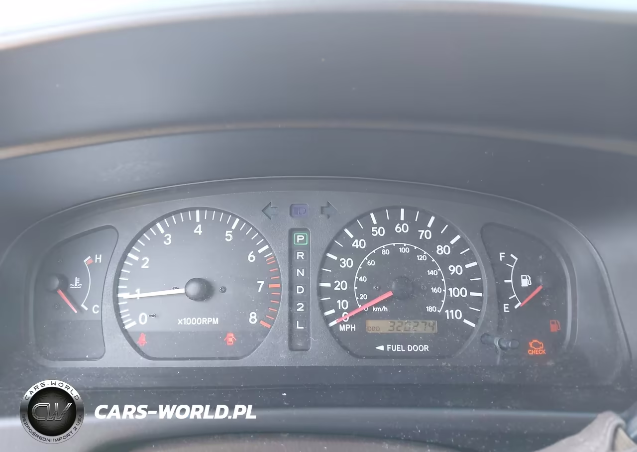 2000 Toyota Sienna Le VIN:4T3ZF13C4YU304473 - 7