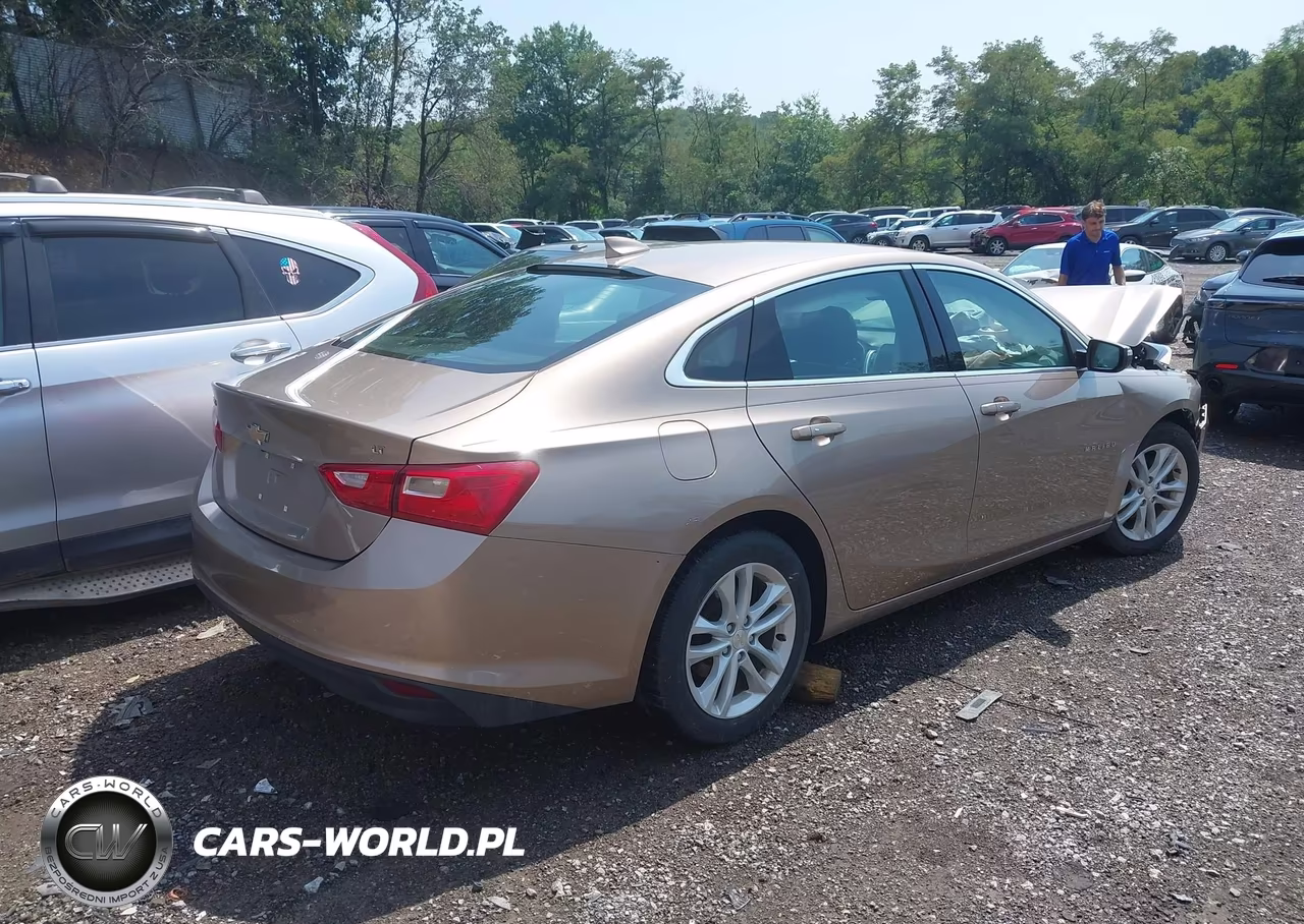 2018 Chevrolet Malibu Lt VIN:1G1ZD5ST4JF158901 - 4
