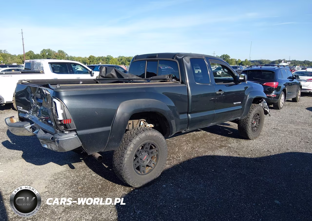 2005 Toyota Tacoma Base V6 VIN:5TEUU42N95Z043457 - 4