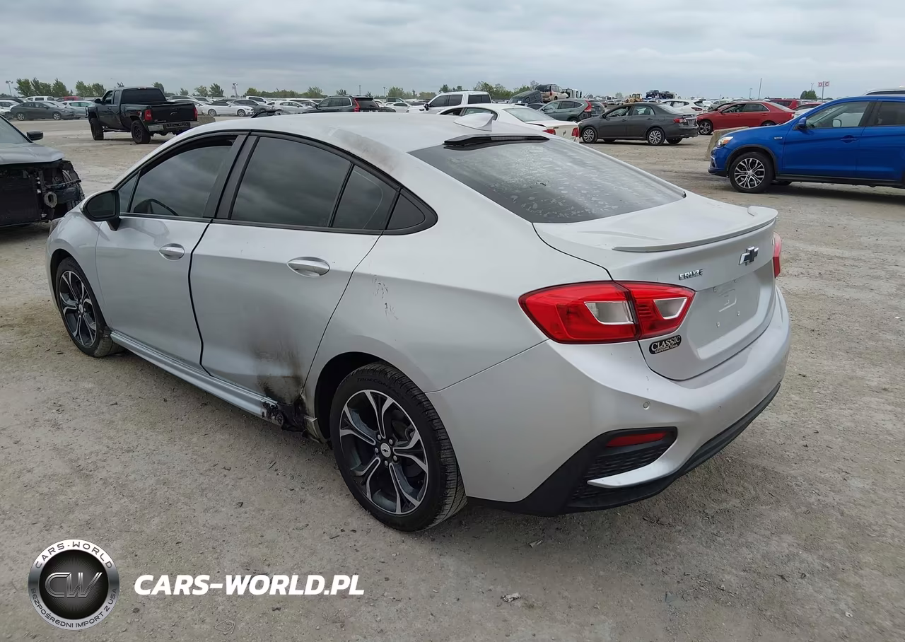 2019 Chevrolet Cruze Lt VIN:1G1BE5SM5K7141639 - 3