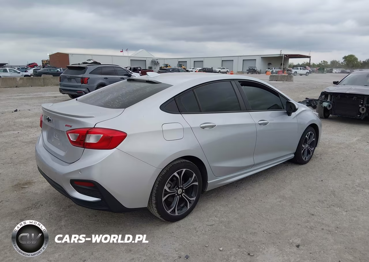 2019 Chevrolet Cruze Lt VIN:1G1BE5SM5K7141639 - 4
