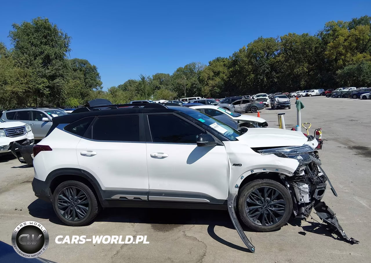 2023 Kia Seltos Nightfall Edition VIN:KNDEUCA29P7351518 - 14