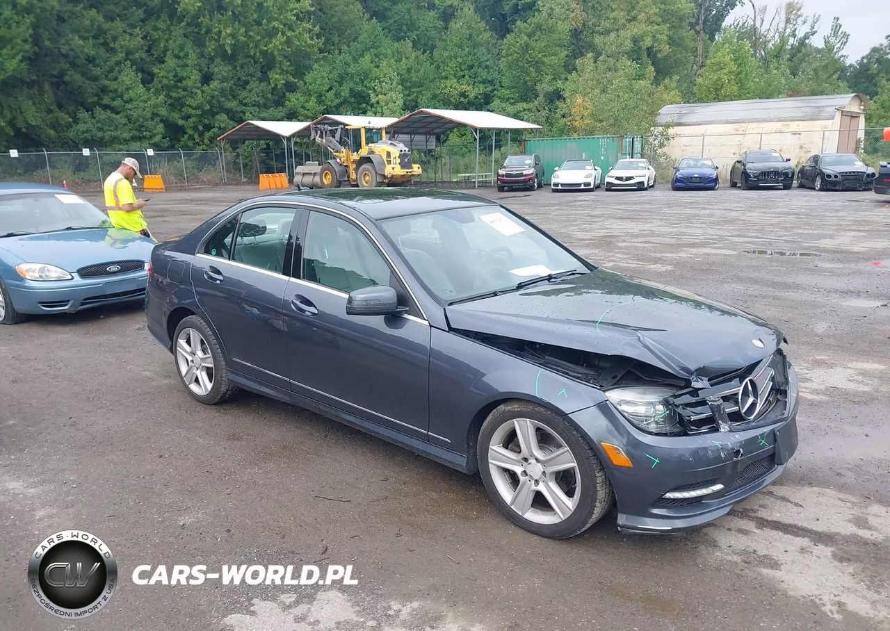 2011 Mercedes-Benz C 300 Luxury 4Matic-Sport 4Matic