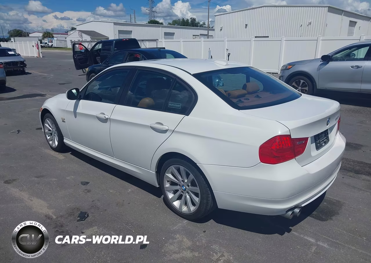 2011 BMW 328I xDrive VIN:WBAPK5G57BNN80518 - 3