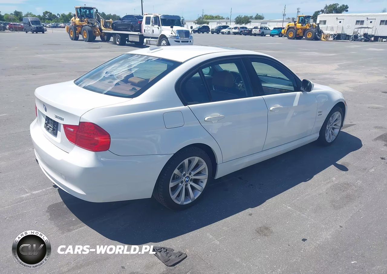 2011 BMW 328I xDrive VIN:WBAPK5G57BNN80518 - 4
