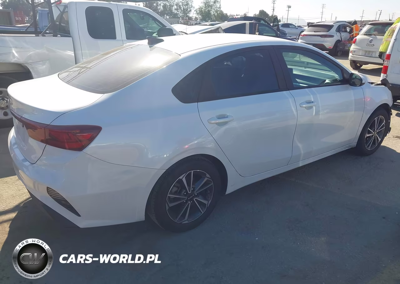 2023 Kia Forte Lxs VIN:3KPF24AD1PE602145 - 4