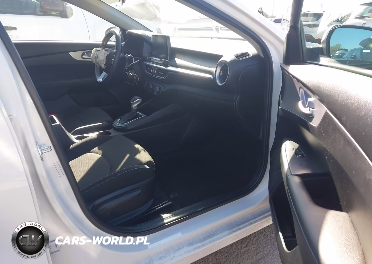 2023 Kia Forte Lxs VIN:3KPF24AD1PE602145 - 5