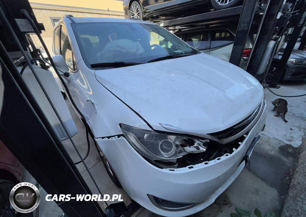 2018 Chrysler Pacifica Touring L – zdjęcie 1 z 16