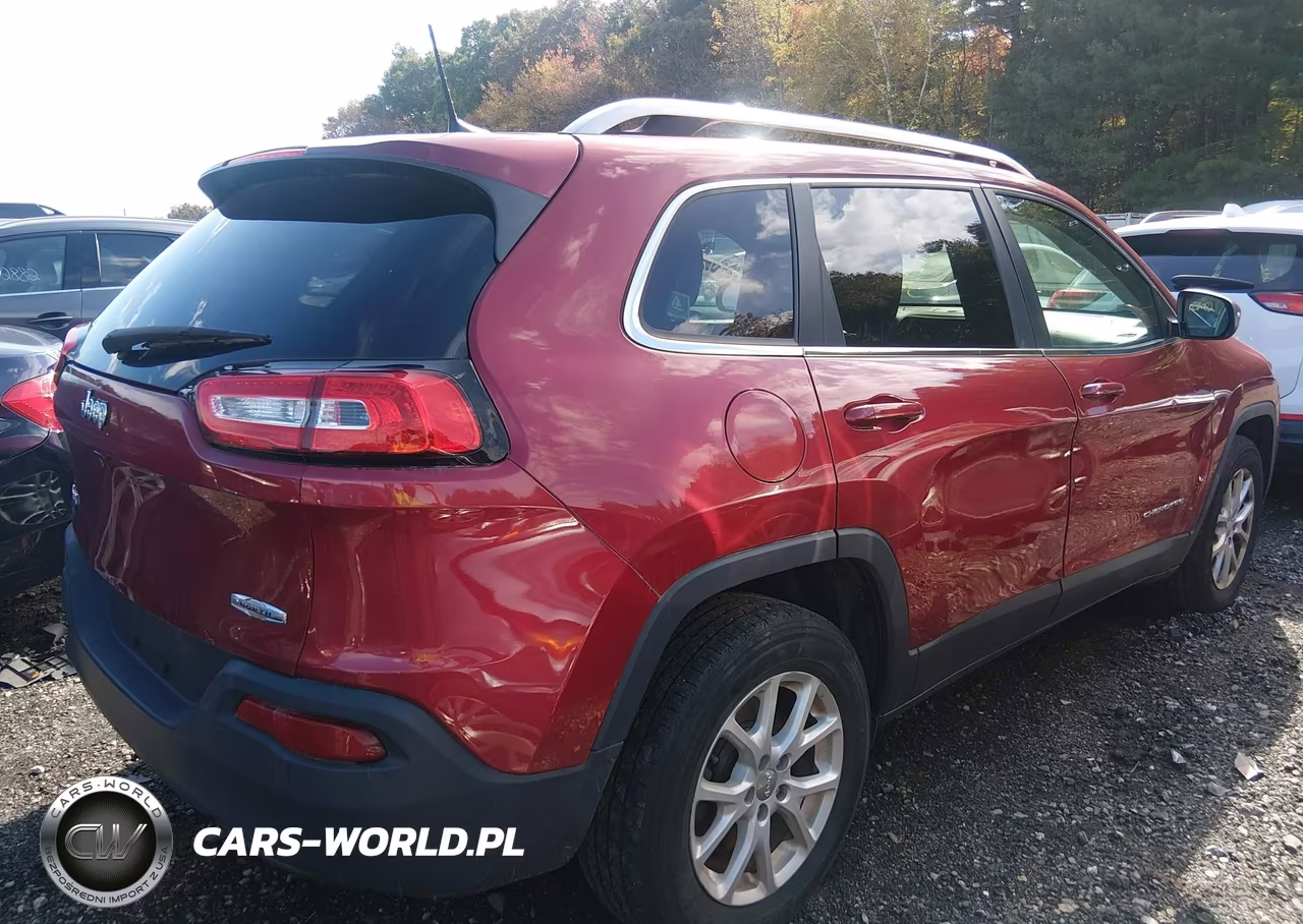 2017 Jeep Cherokee Latitude 4X4 VIN:1C4PJMCB9HW660272 - 4