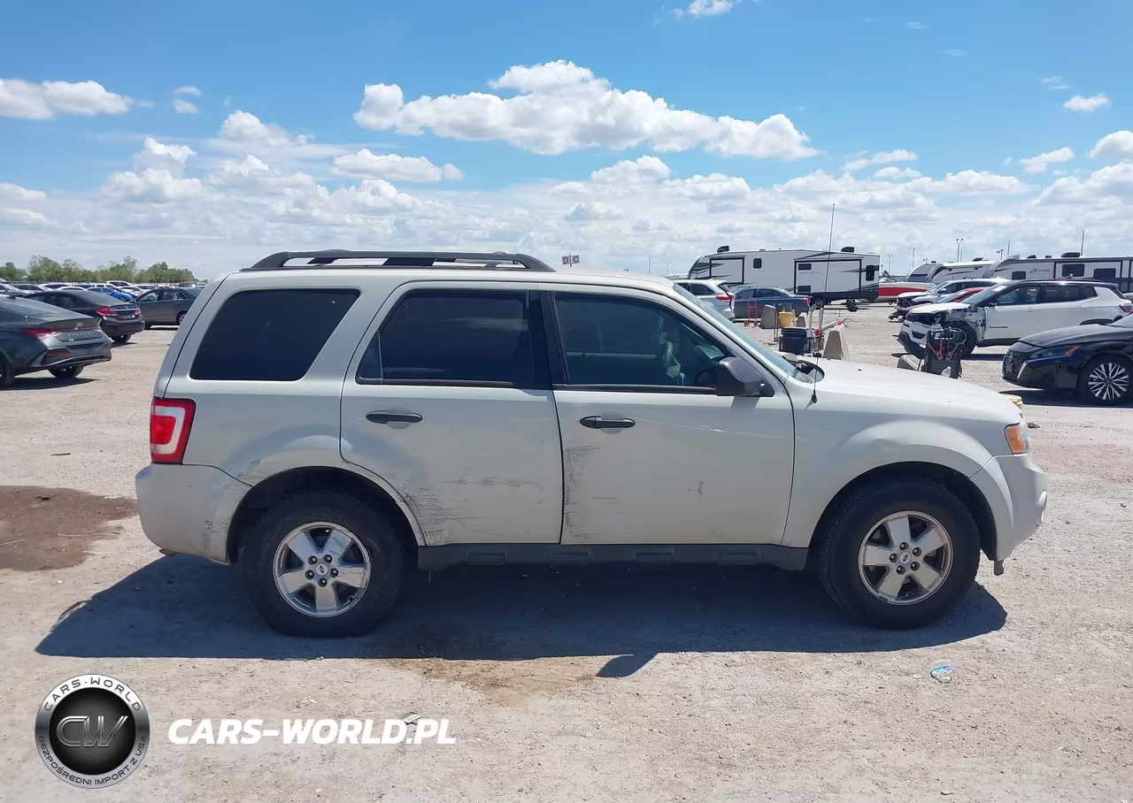 2011 Ford Escape Xls VIN:1FMCU0C77BKC22936 - 13
