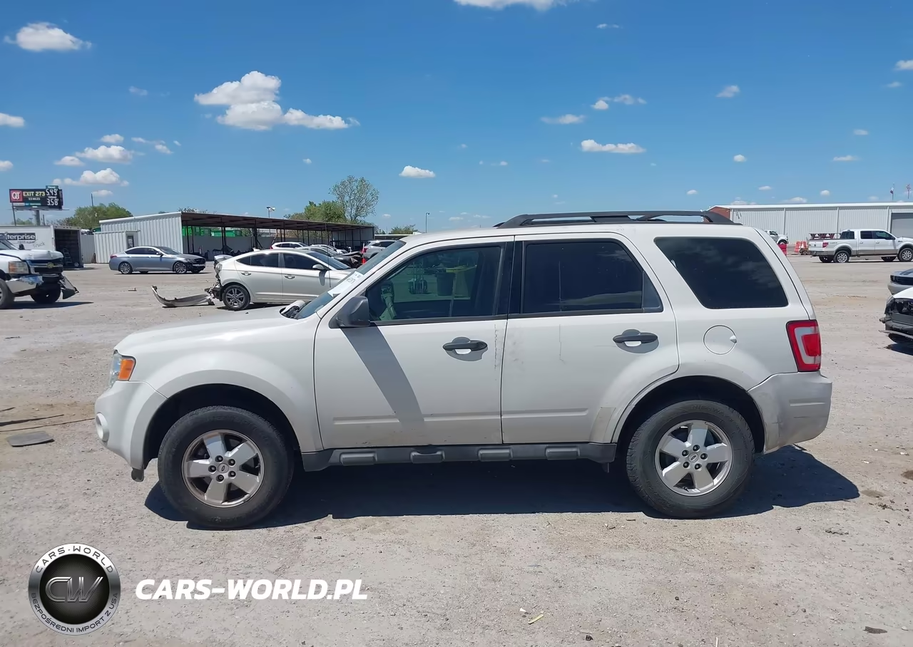 2011 Ford Escape Xls VIN:1FMCU0C77BKC22936 - 14