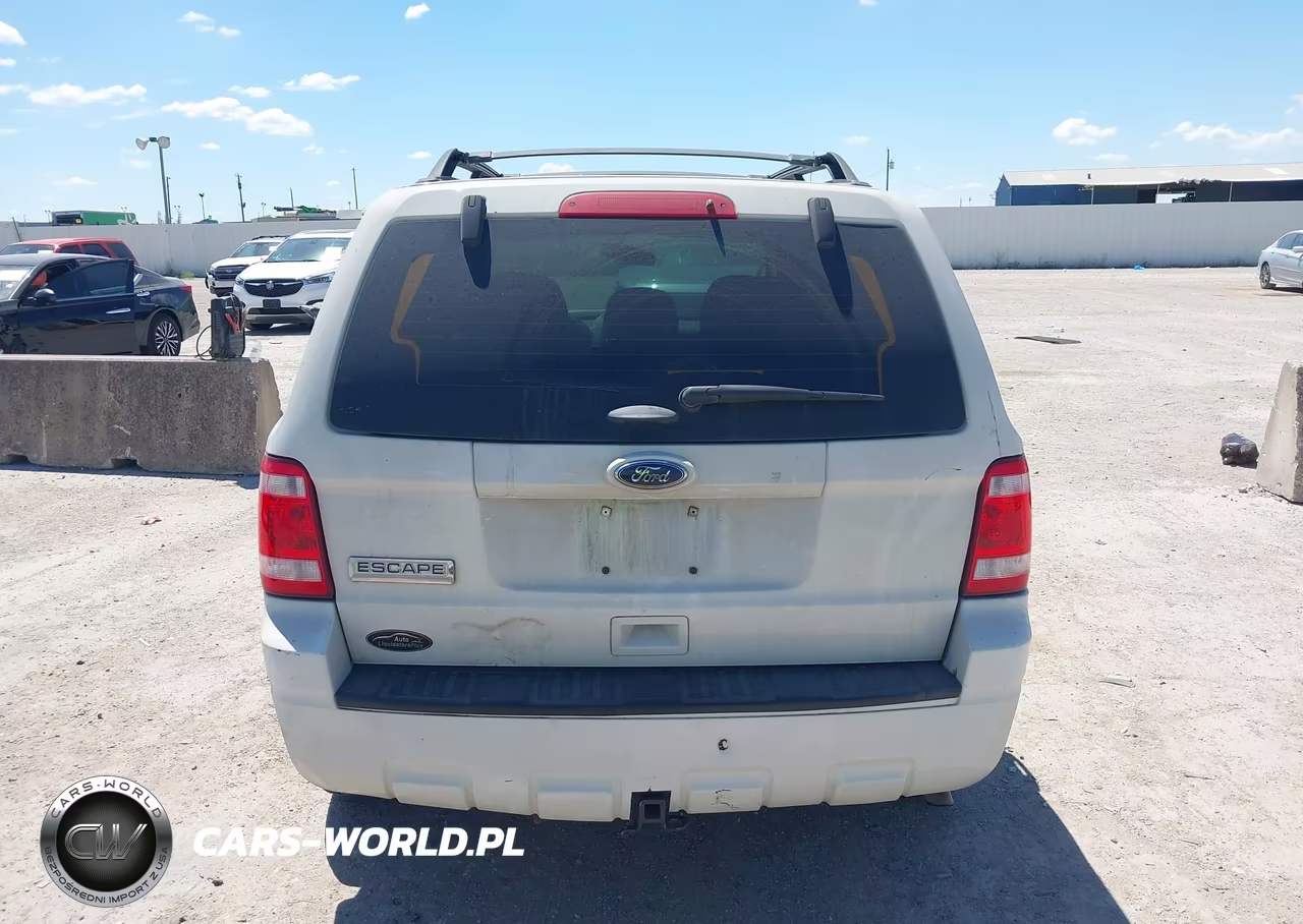 2011 Ford Escape Xls VIN:1FMCU0C77BKC22936 - 16