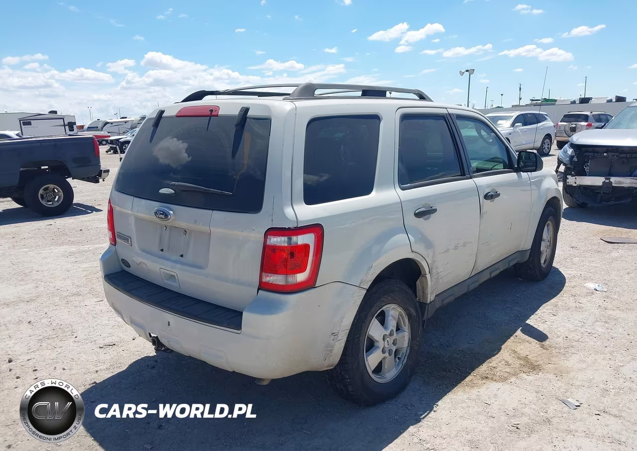 2011 Ford Escape Xls VIN:1FMCU0C77BKC22936 - 4