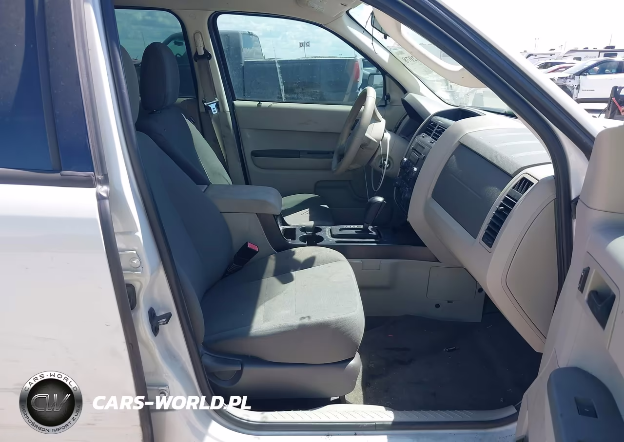 2011 Ford Escape Xls VIN:1FMCU0C77BKC22936 - 5