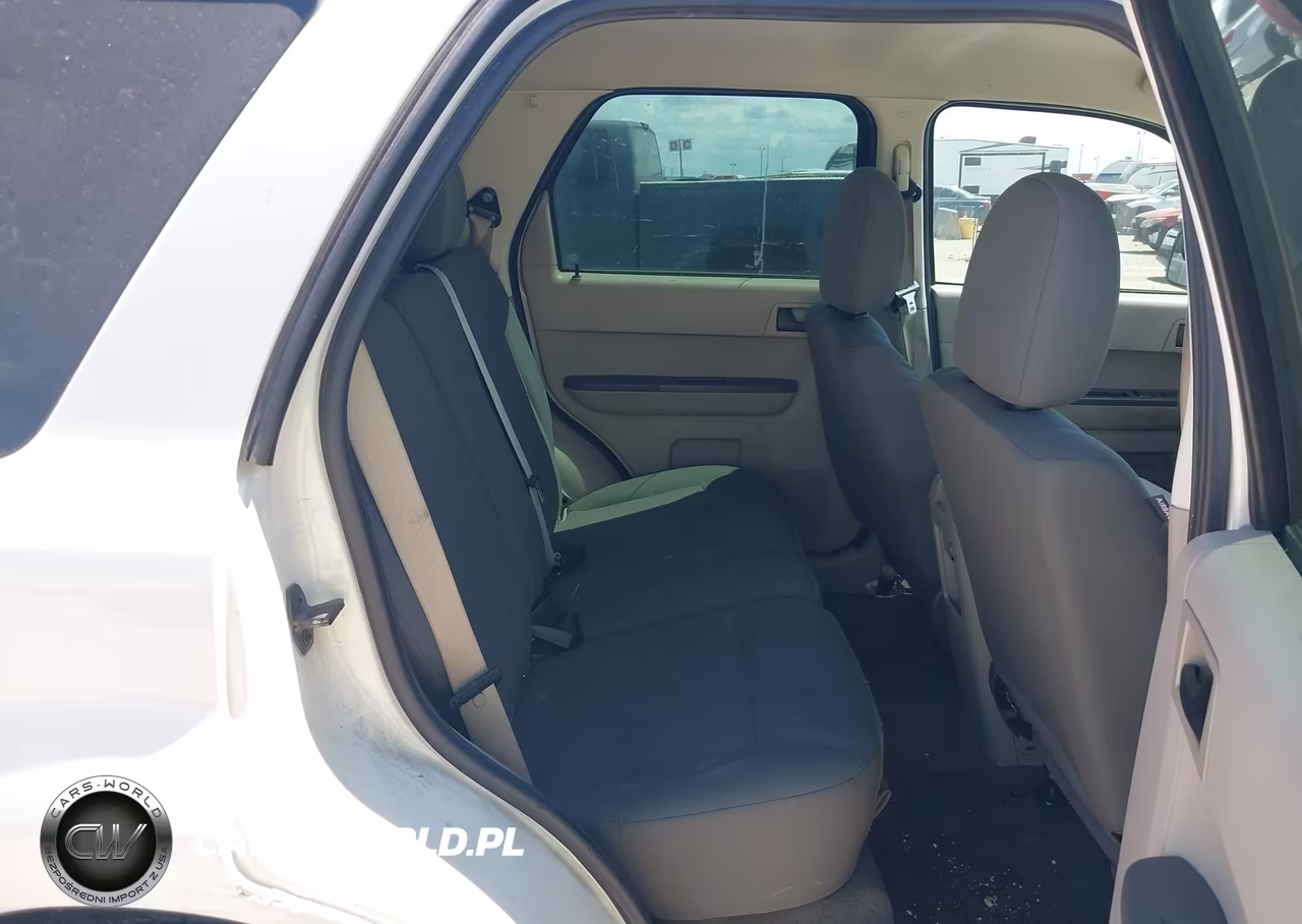 2011 Ford Escape Xls VIN:1FMCU0C77BKC22936 - 8