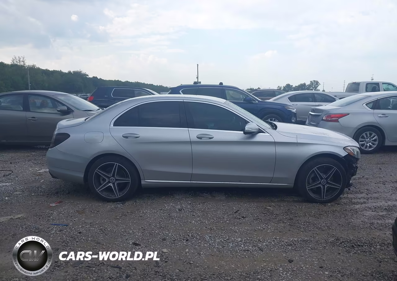 2015 Mercedes-Benz C 300 4Matic VIN:55SWF4KB4FU079857 - 14