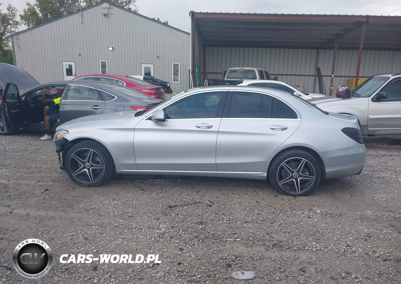 2015 Mercedes-Benz C 300 4Matic VIN:55SWF4KB4FU079857 - 15