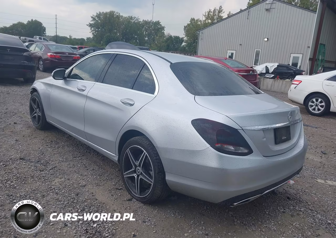 2015 Mercedes-Benz C 300 4Matic VIN:55SWF4KB4FU079857 - 3