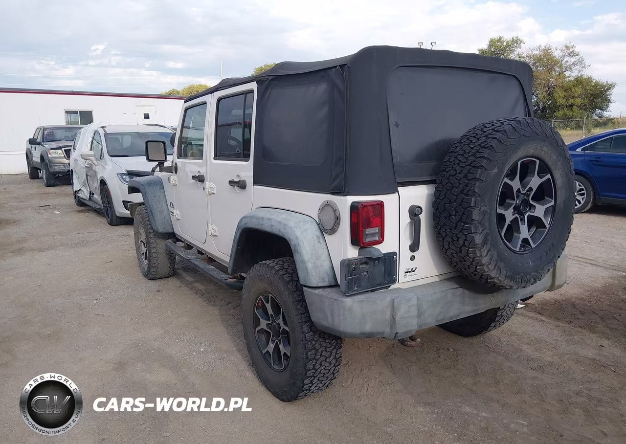 2009 Jeep Wrangler Unlimited X VIN:1J4GA39109L756412 - 3