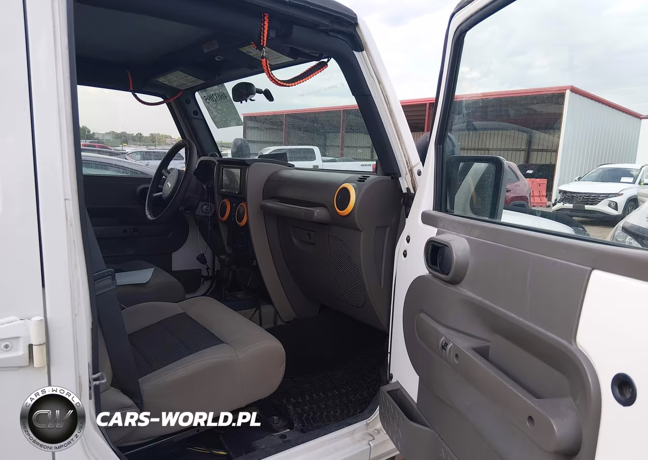 2009 Jeep Wrangler Unlimited X VIN:1J4GA39109L756412 - 5