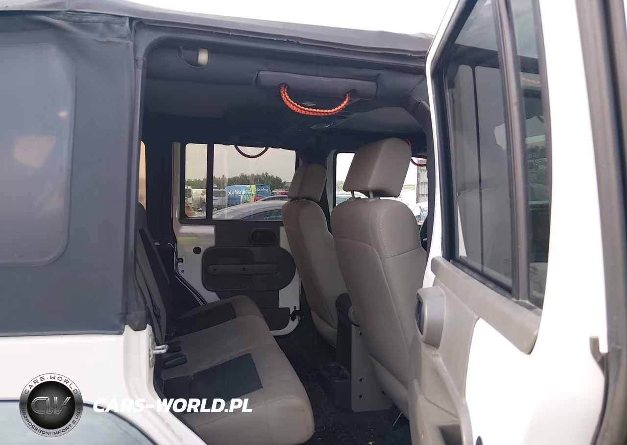 2009 Jeep Wrangler Unlimited X VIN:1J4GA39109L756412 - 8