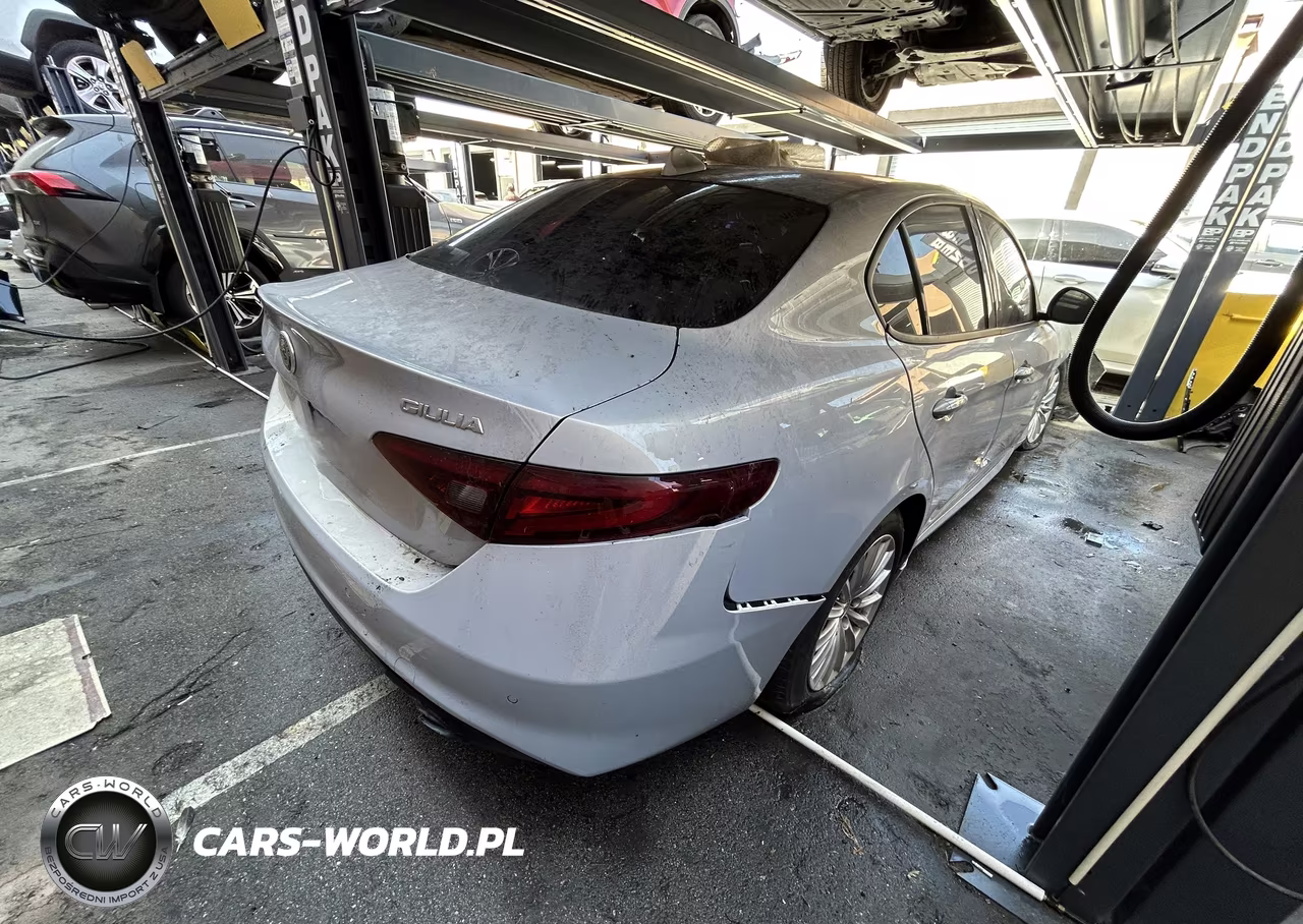 2022 Alfa Romeo Giulia Sprint Rwd VIN:ZARFAMAN3N7653676 - 4