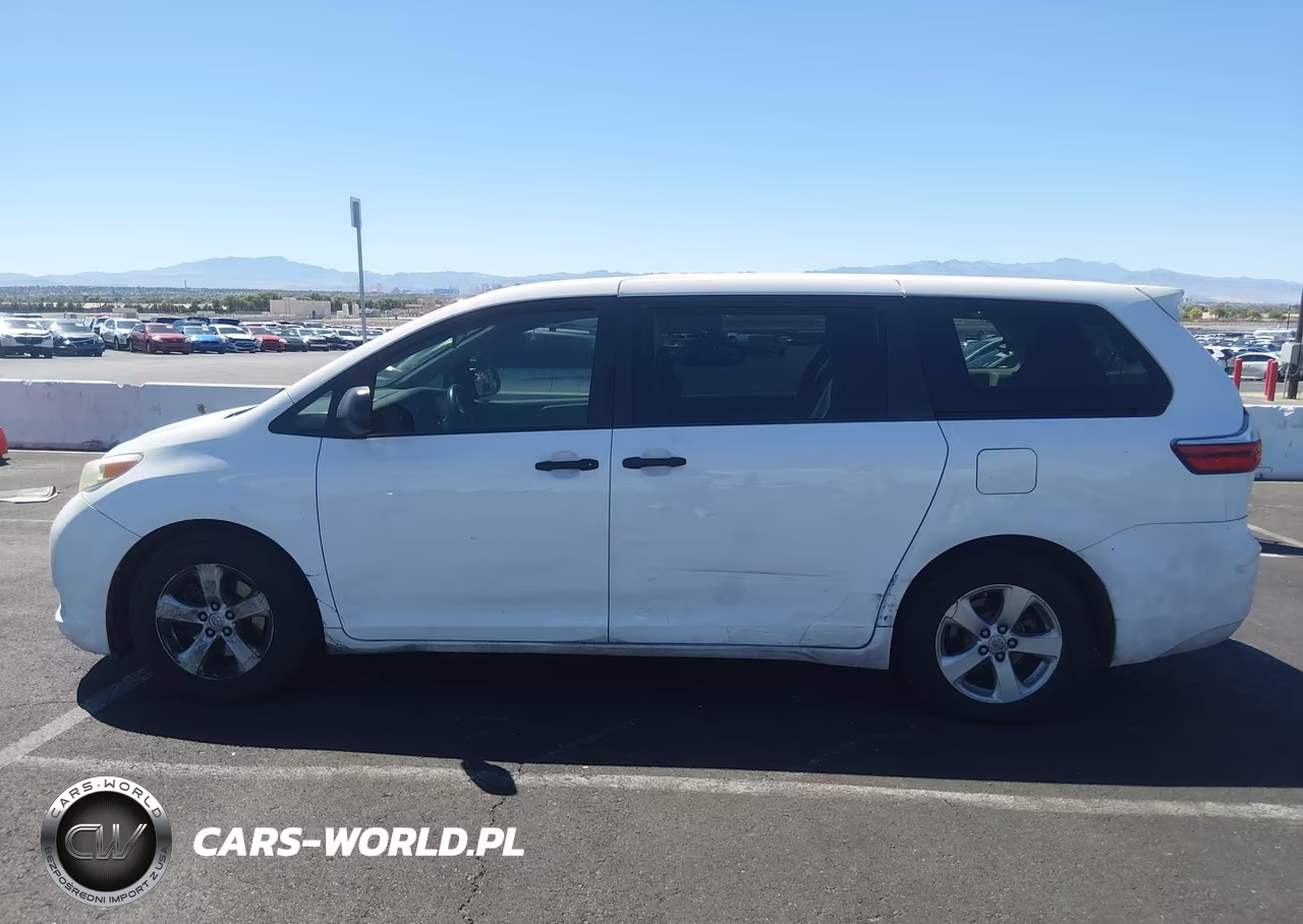 2017 Toyota Sienna L 7 Passenger VIN:5TDZZ3DCXHS807976 - 14