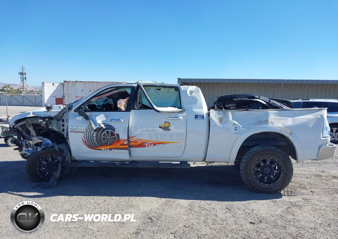 2013 Ram 2500 Laramie VIN:3C6UR5NL7DG512189 - 13