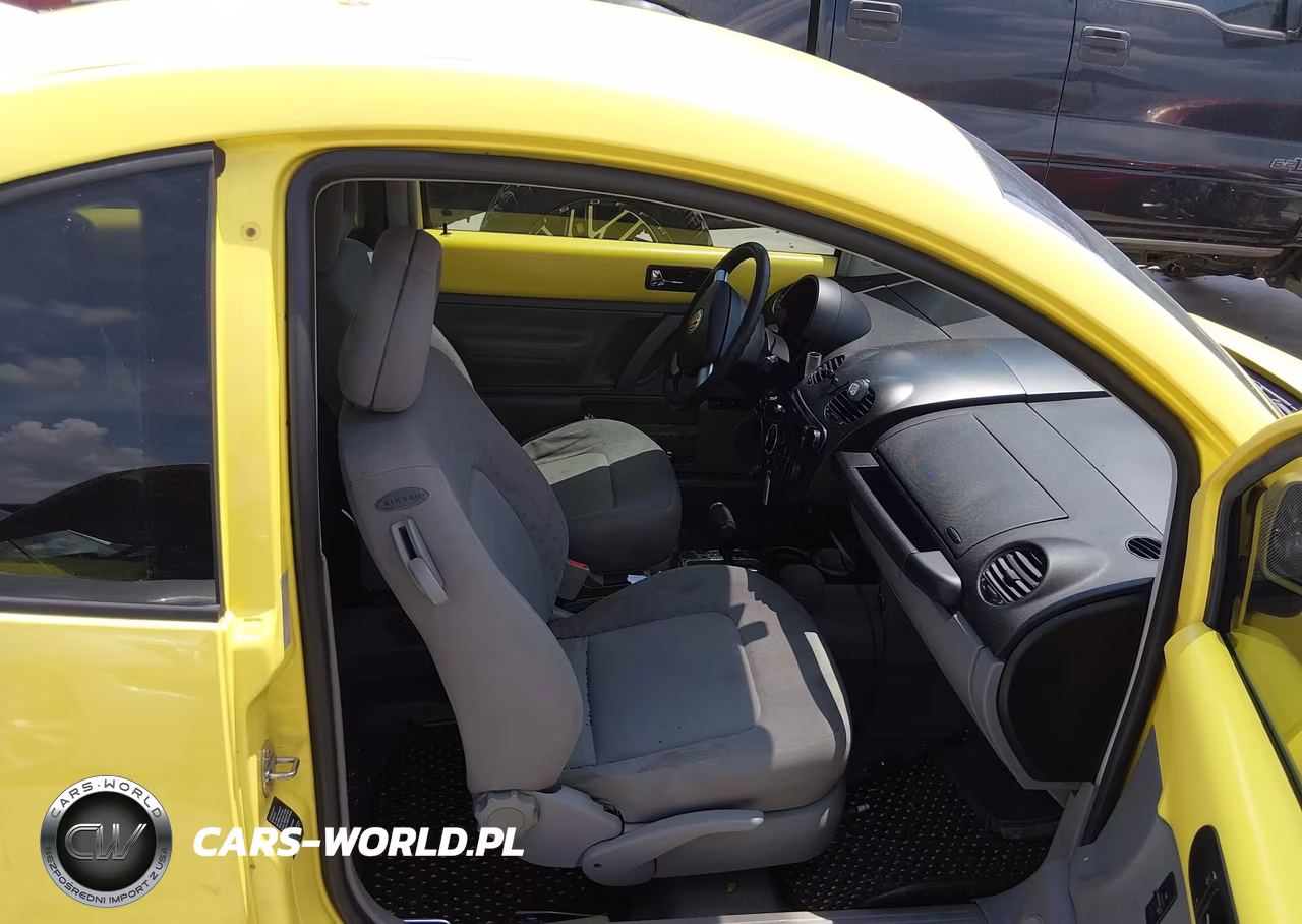 1998 Volkswagen New Beetle VIN:3VWBB61C4WM010483 - 5