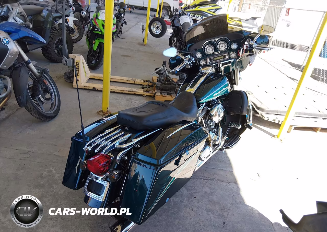 2005 Harley-Davidson Flhtcse2 VIN:1HD1PKE1X5Y950208 - 4