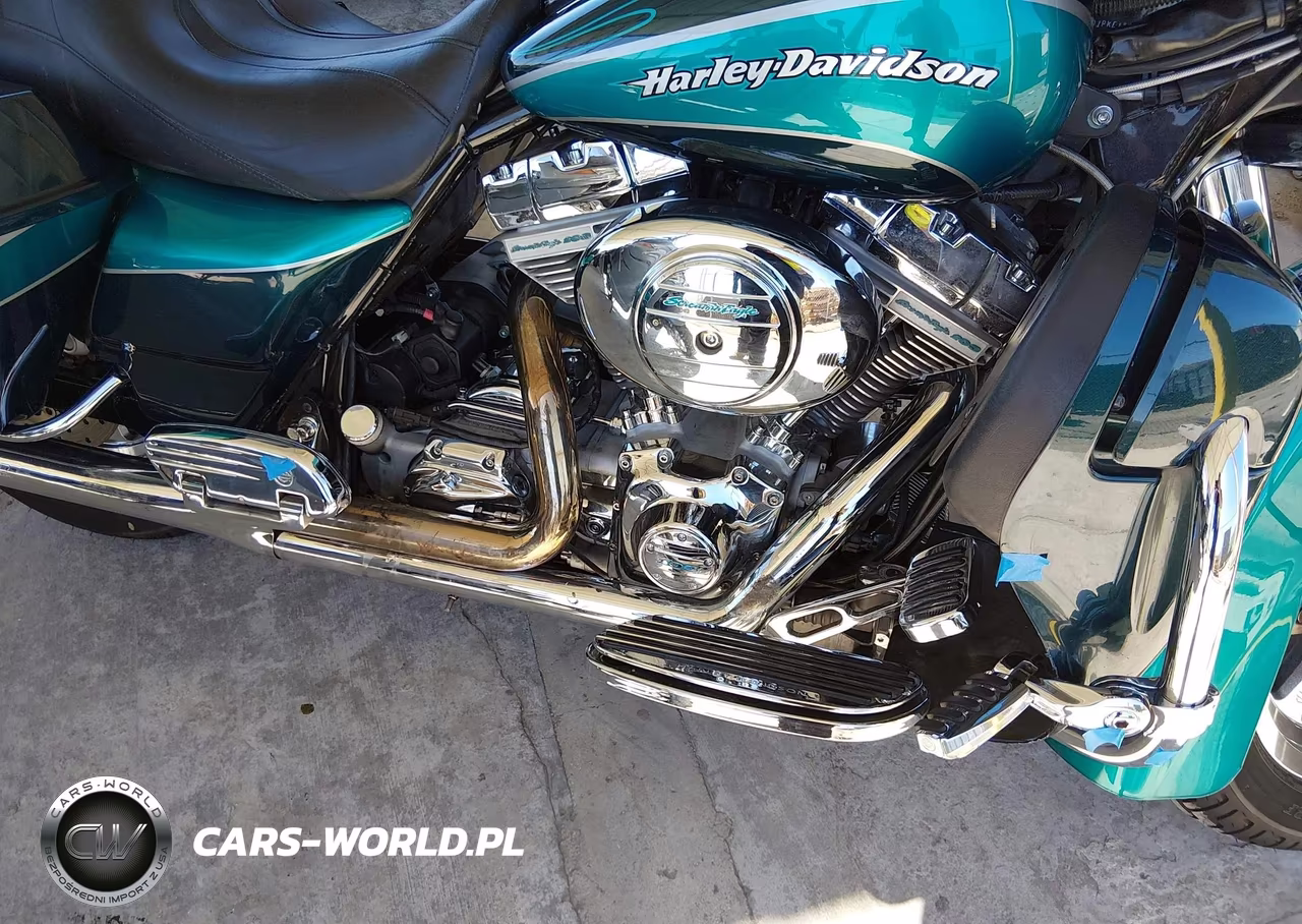 2005 Harley-Davidson Flhtcse2 VIN:1HD1PKE1X5Y950208 - 8