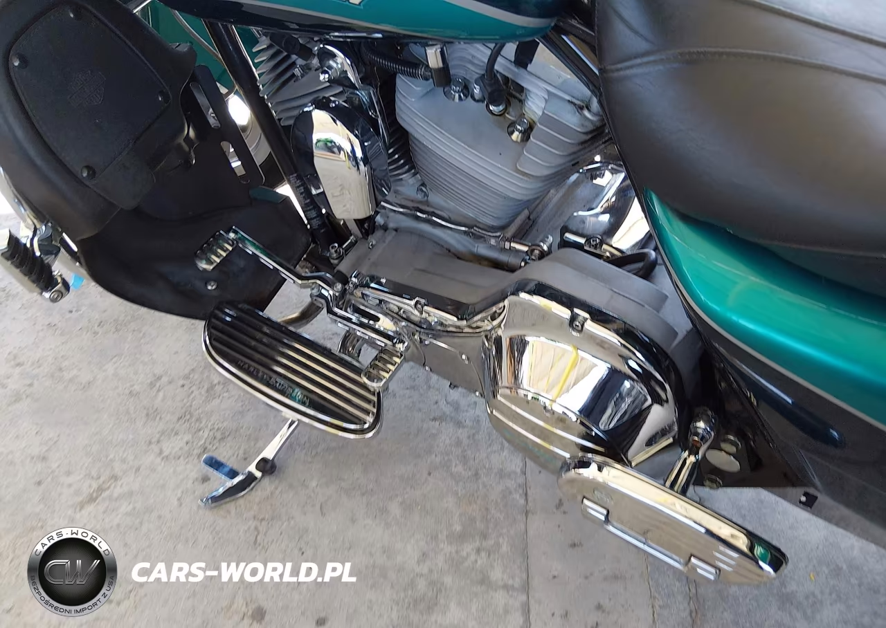 2005 Harley-Davidson Flhtcse2 VIN:1HD1PKE1X5Y950208 - 9
