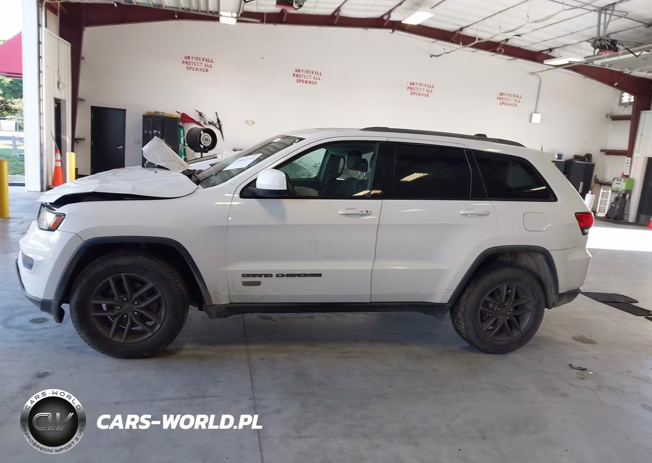 2016 Jeep Grand Cherokee 75Th Anniversary VIN:1C4RJFAG0GC506133 - 14