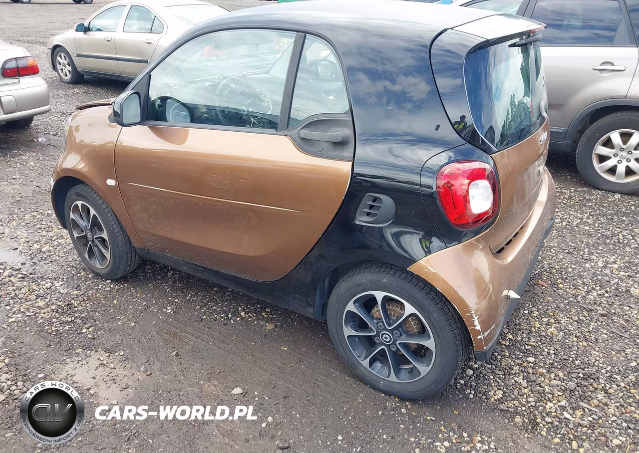 2016 Smart Fortwo Passion VIN:WMEFJ5DA6GK057925 - 3