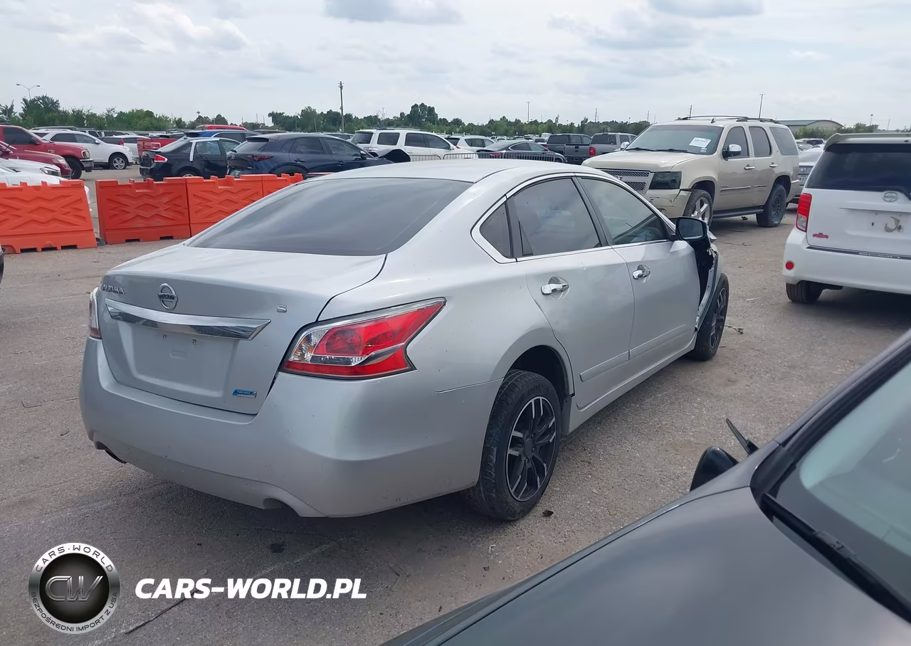 2014 Nissan Altima 2.5 S VIN:1N4AL3APXEN346548 - 4