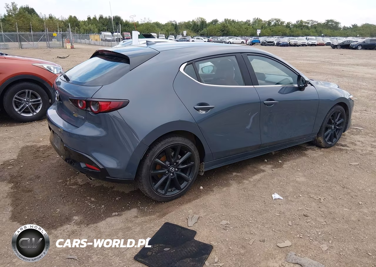 2021 Mazda Mazda3 Premium VIN:JM1BPAML7M1344049 - 4