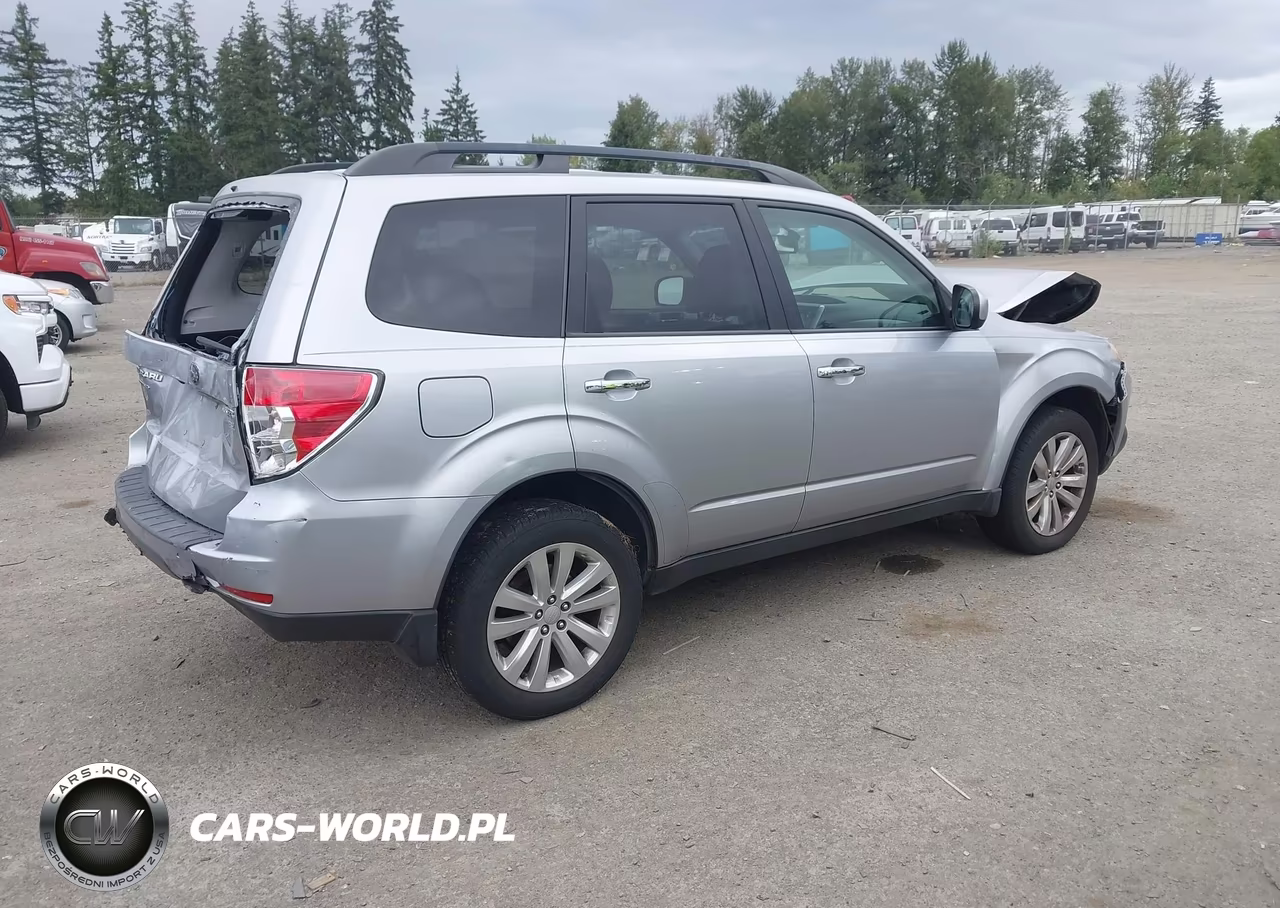 2012 Subaru Forester 2.5X Limited VIN:JF2SHAEC5CH469926 - 4