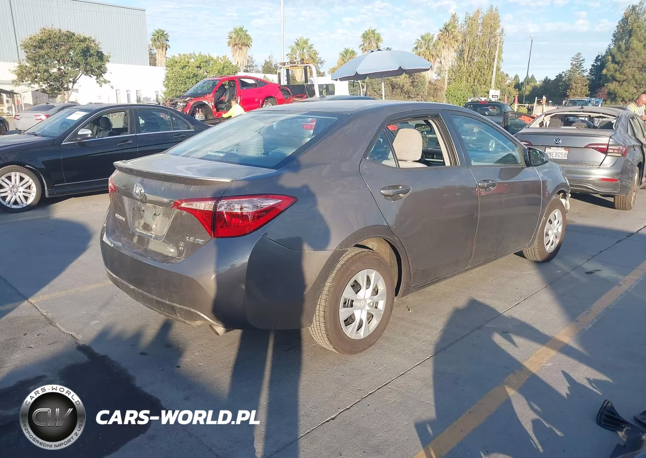 2017 Toyota Corolla Le Eco VIN:5YFBPRHE6HP704052 - 4