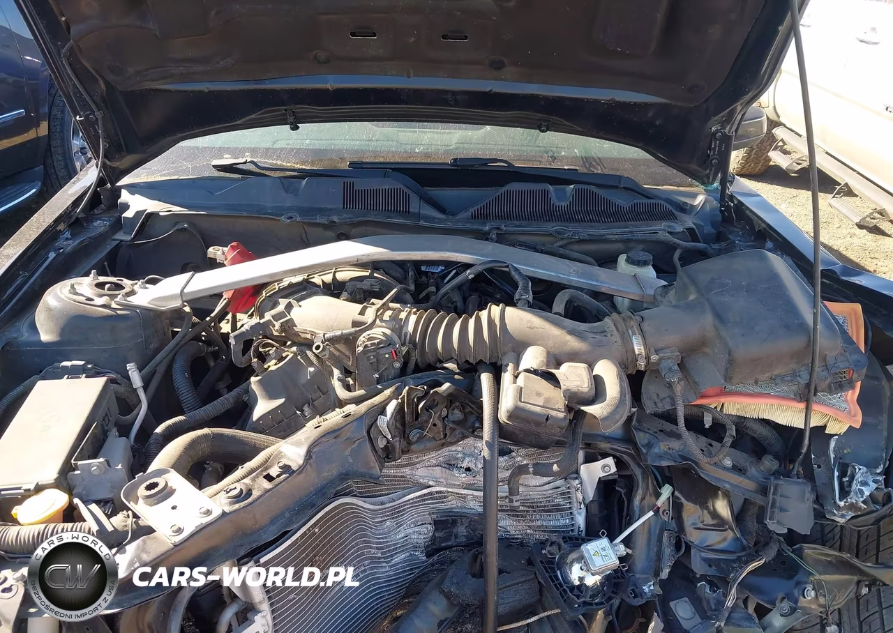 2014 Ford Mustang V6 Premium VIN:1ZVBP8EM8E5260393 - 10