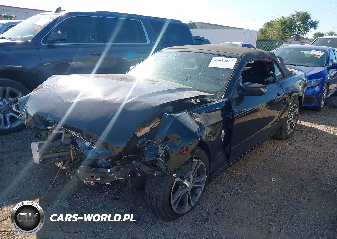 2014 Ford Mustang V6 Premium VIN:1ZVBP8EM8E5260393 - 2