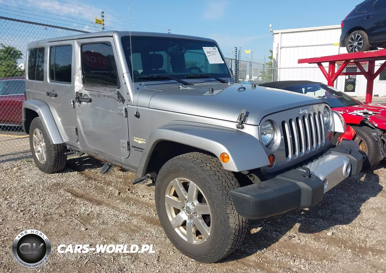 2013 Jeep Wrangler Unlimited Sahara – zdjęcie 1 z 16