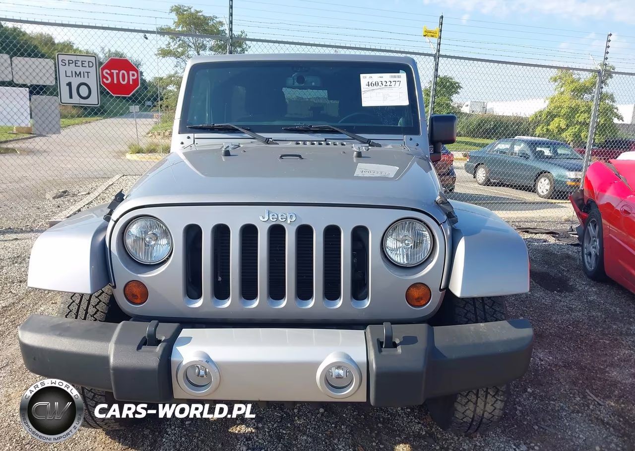 2013 Jeep Wrangler Unlimited Sahara VIN:1C4HJWEGXDL639726 - 12