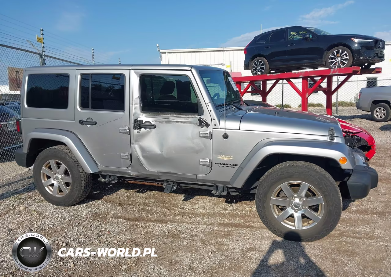 2013 Jeep Wrangler Unlimited Sahara VIN:1C4HJWEGXDL639726 - 13