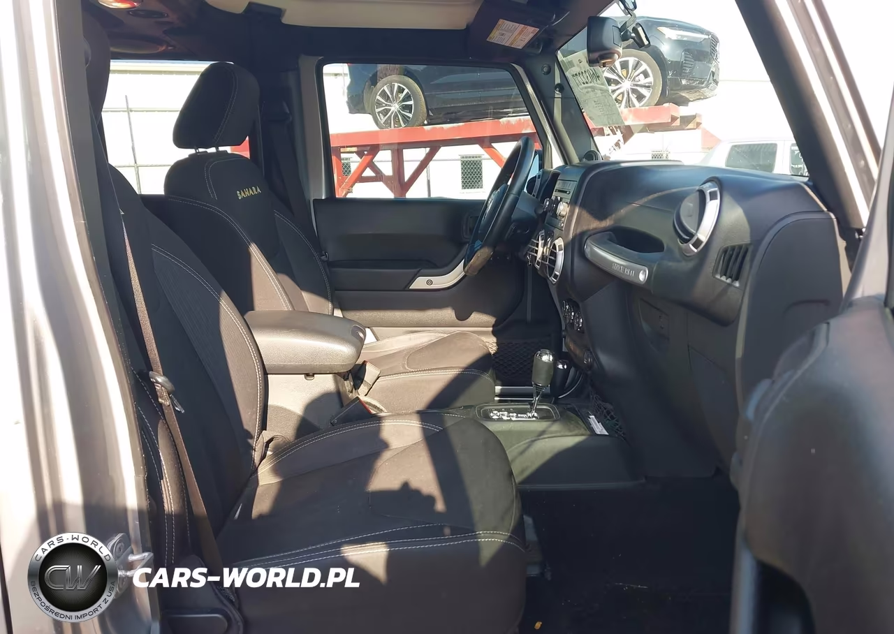 2013 Jeep Wrangler Unlimited Sahara VIN:1C4HJWEGXDL639726 - 5