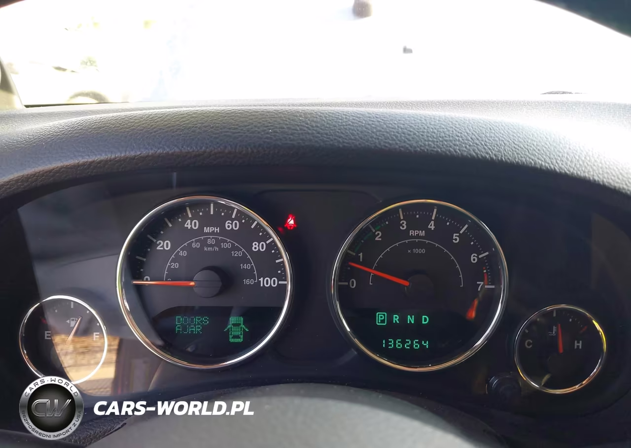2013 Jeep Wrangler Unlimited Sahara VIN:1C4HJWEGXDL639726 - 7