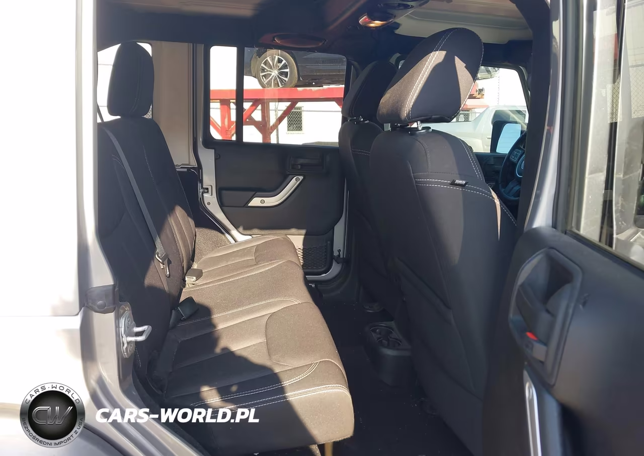 2013 Jeep Wrangler Unlimited Sahara VIN:1C4HJWEGXDL639726 - 8
