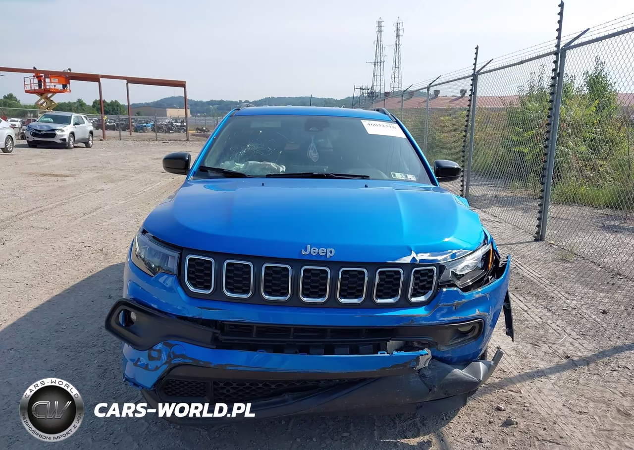 2025 Jeep Compass Latitude 4X4 VIN:3C4NJDBN9ST587954 - 12