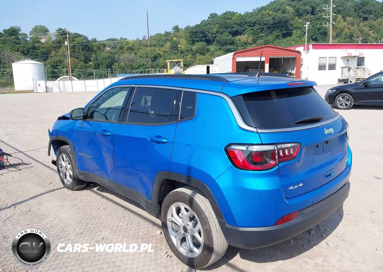 2025 Jeep Compass Latitude 4X4 VIN:3C4NJDBN9ST587954 - 3